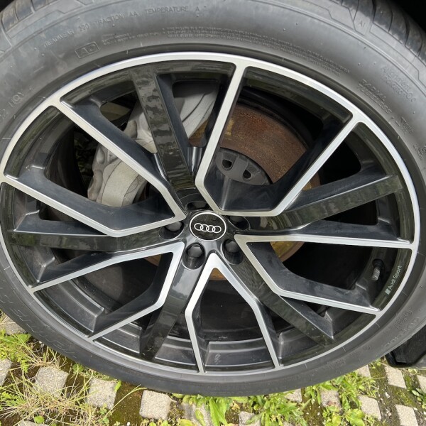 Audi Q8 из Германии (73531)