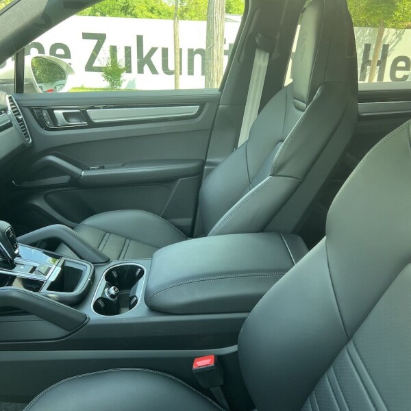 Porsche Cayenne из Германии (73820)