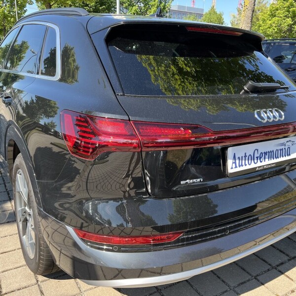 Volkswagen Touareg из Германии (73961)