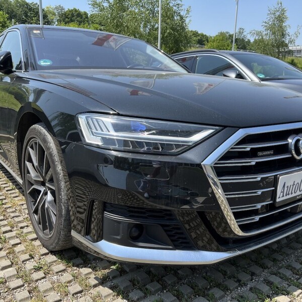 Audi A8  из Германии (74246)