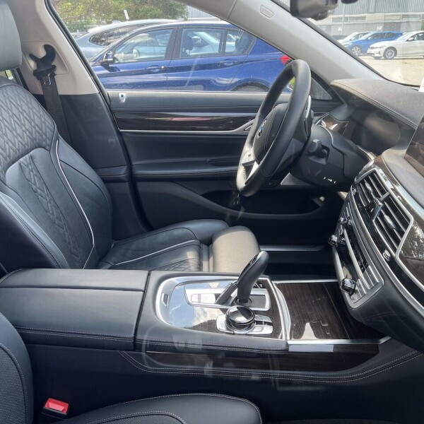 BMW 7-серии из Германии (74312)