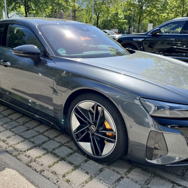 Audi e-tron GT из Германии (74363)