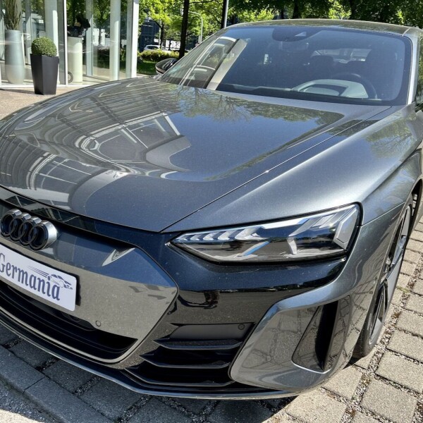 Audi RS e-tron GT из Германии (74365)