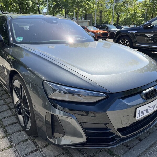 Audi RS e-tron GT из Германии (74362)