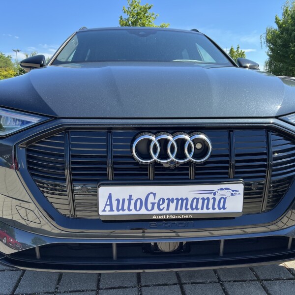 Audi e-tron из Германии (74496)