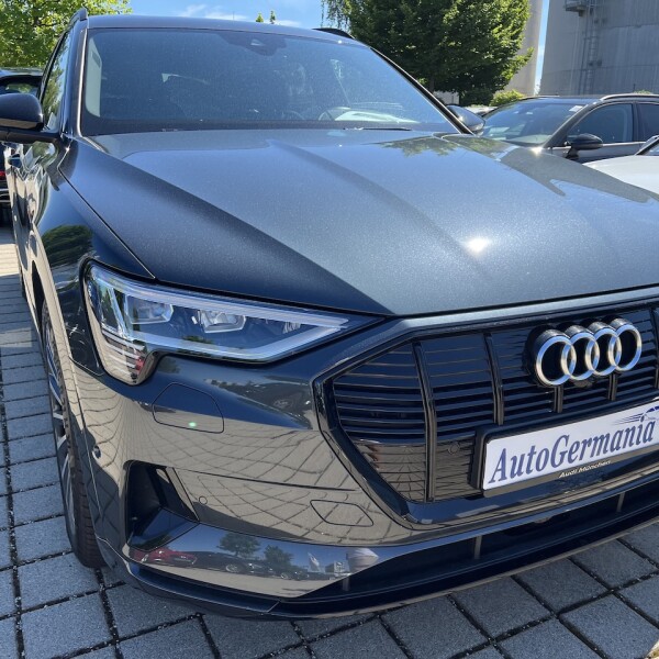 Audi e-tron из Германии (74494)