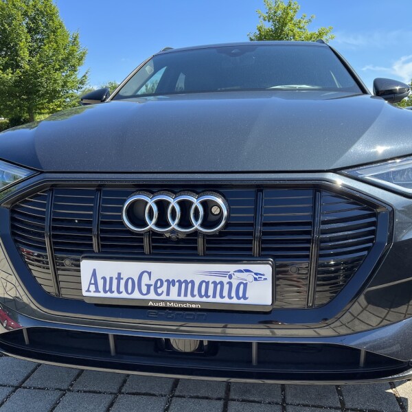 Audi e-tron из Германии (74492)