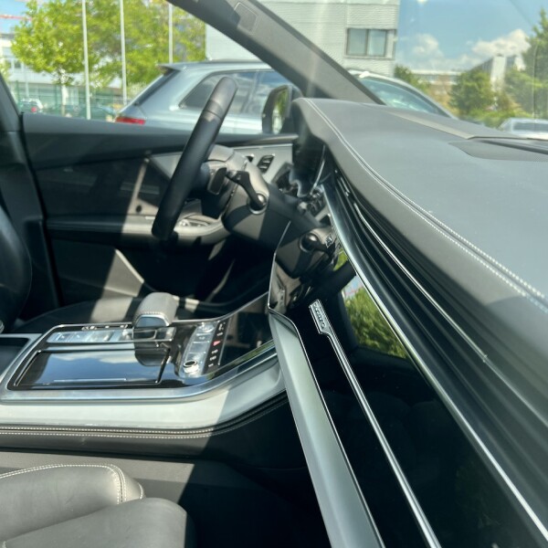 Audi Q8 из Германии (75123)