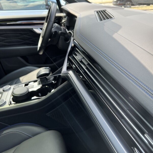 Volkswagen Touareg из Германии (75216)