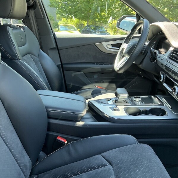 Audi Q7 из Германии (75275)