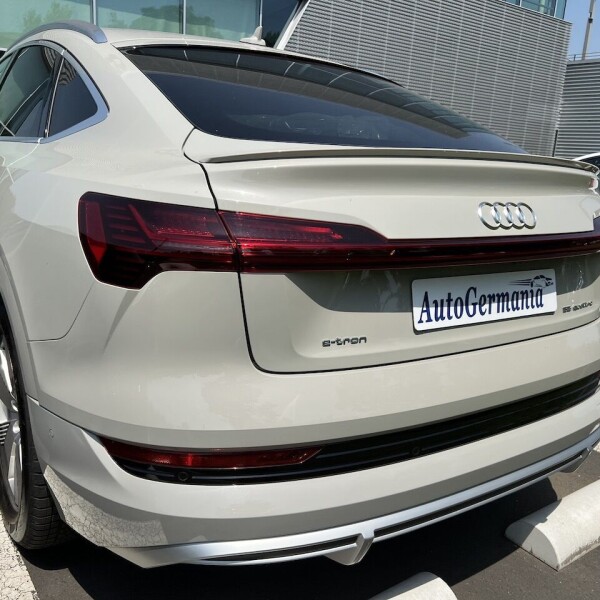 Audi e-tron из Германии (75407)
