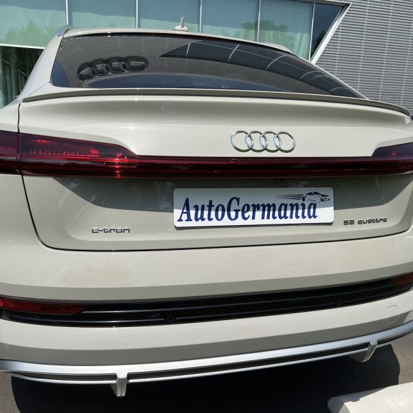 Audi e-tron из Германии (75406)