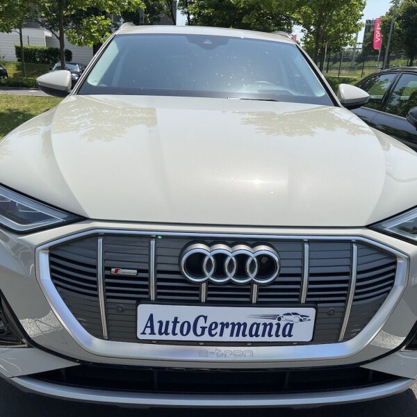 Audi e-tron из Германии (75380)