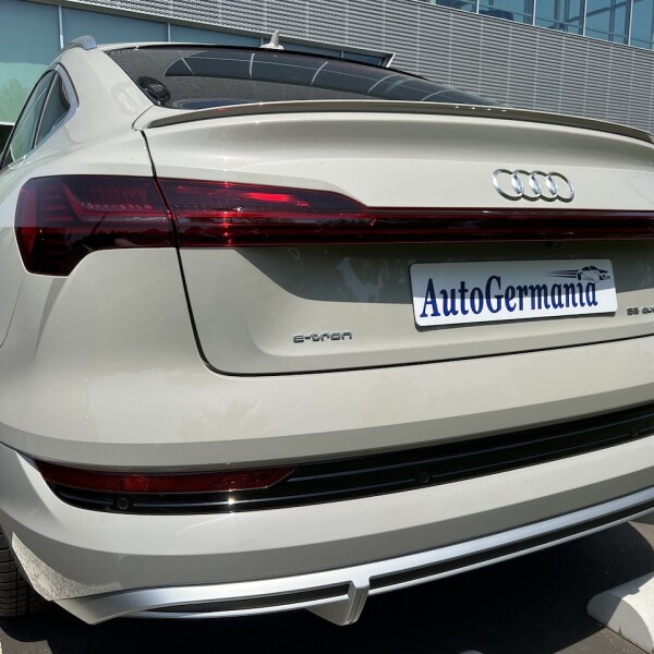 Audi e-tron из Германии (75411)