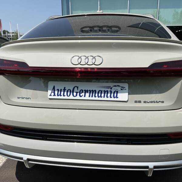 Audi e-tron из Германии (75405)