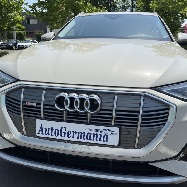 Audi e-tron из Германии (75389)