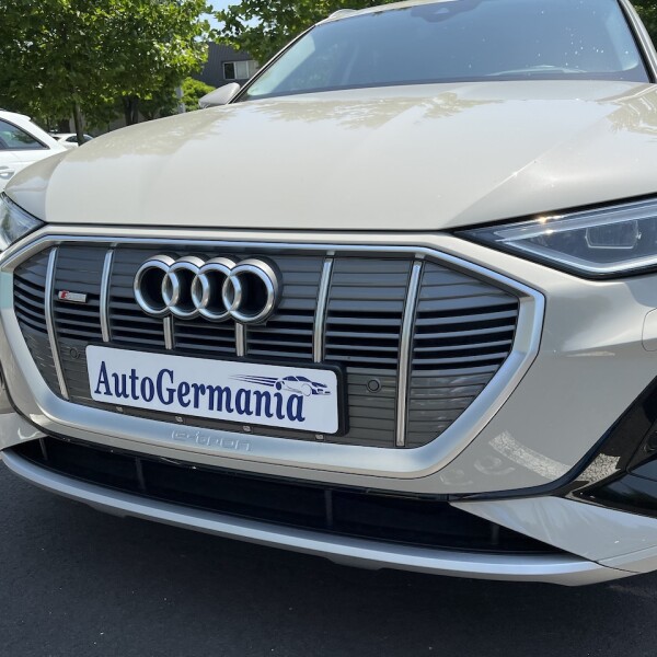 Audi e-tron из Германии (75388)
