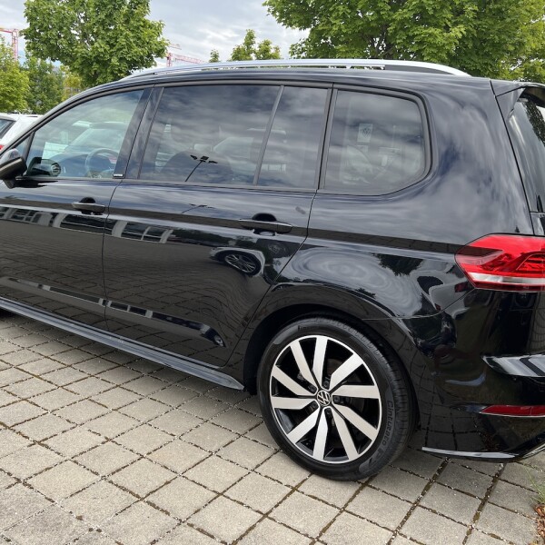 Volkswagen Touran из Германии (75555)