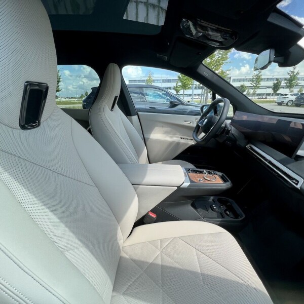 BMW iX из Германии (75804)