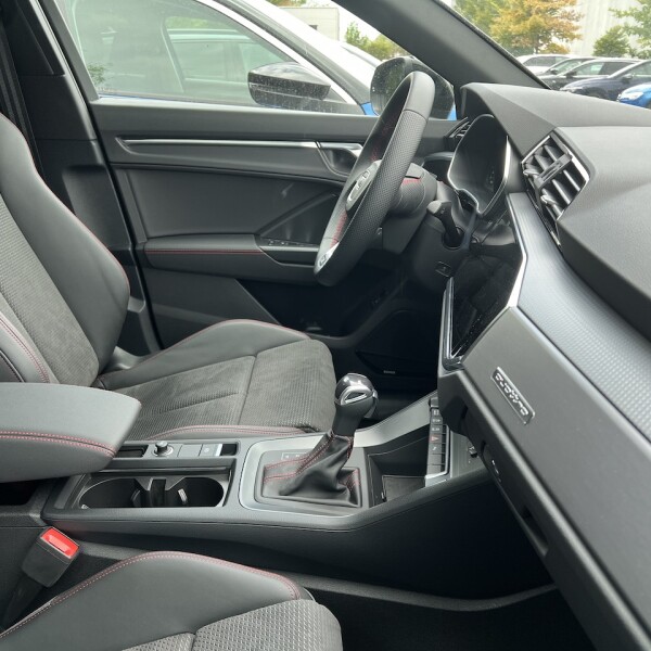 Audi Q3 из Германии (75848)