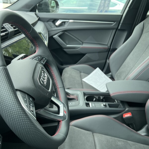 Audi Q3 из Германии (75854)