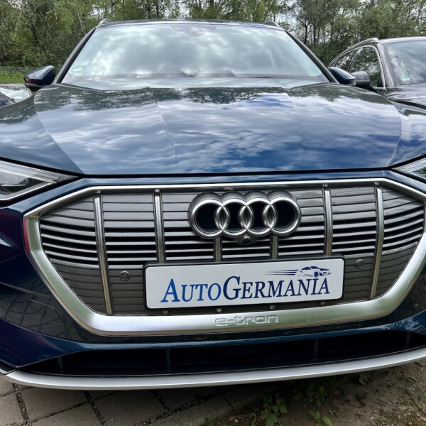 Audi e-tron из Германии (75989)