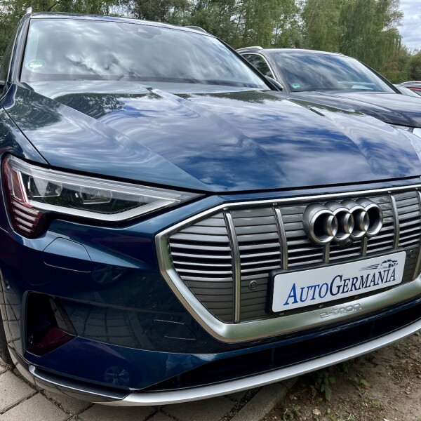 Audi e-tron из Германии (75985)
