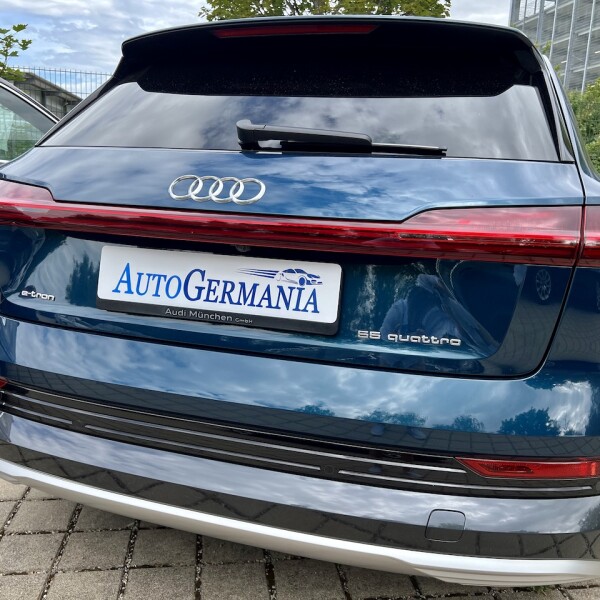 Audi e-tron из Германии (75997)