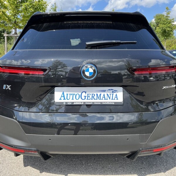 BMW iX из Германии (76043)