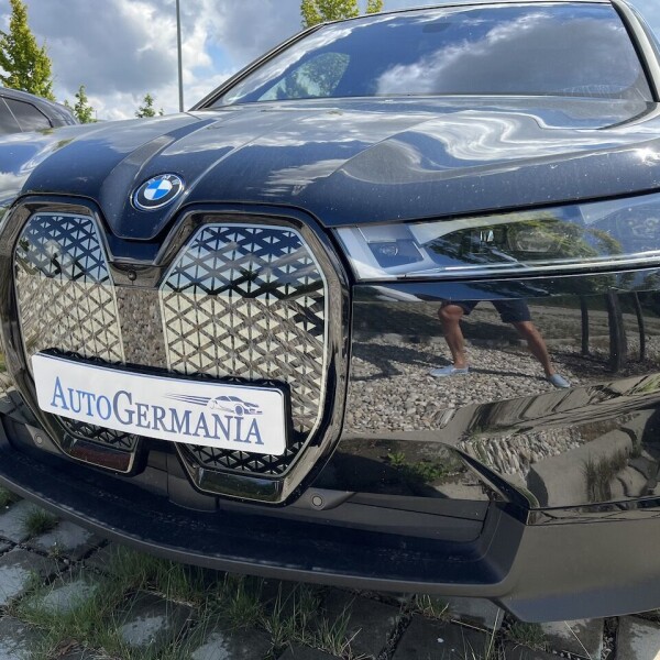 BMW iX из Германии (76026)