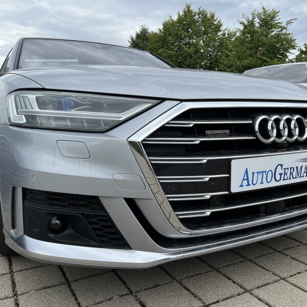 Audi A8  из Германии (76108)