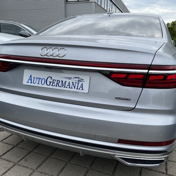Audi A8  из Германии (76111)