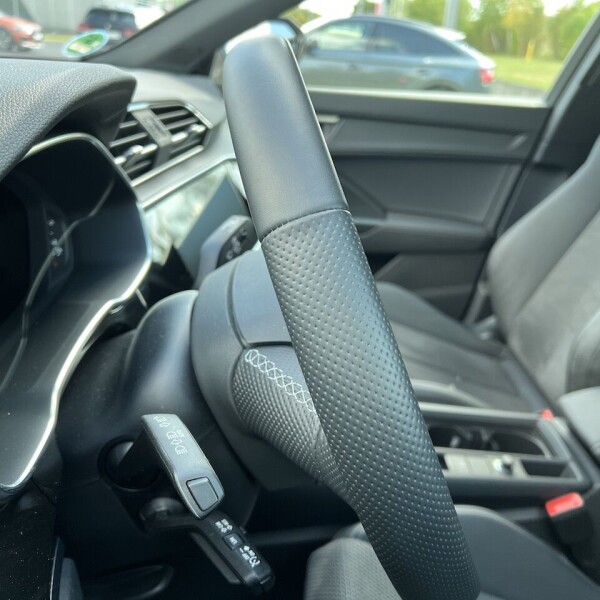 Audi Q3 из Германии (76329)