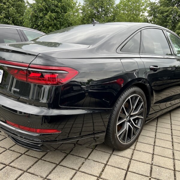 Audi A8  из Германии (76396)