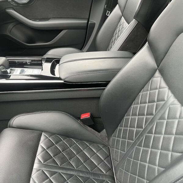 Audi A8  из Германии (76413)