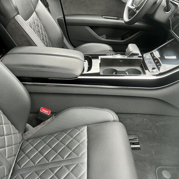 Audi A8  из Германии (76403)