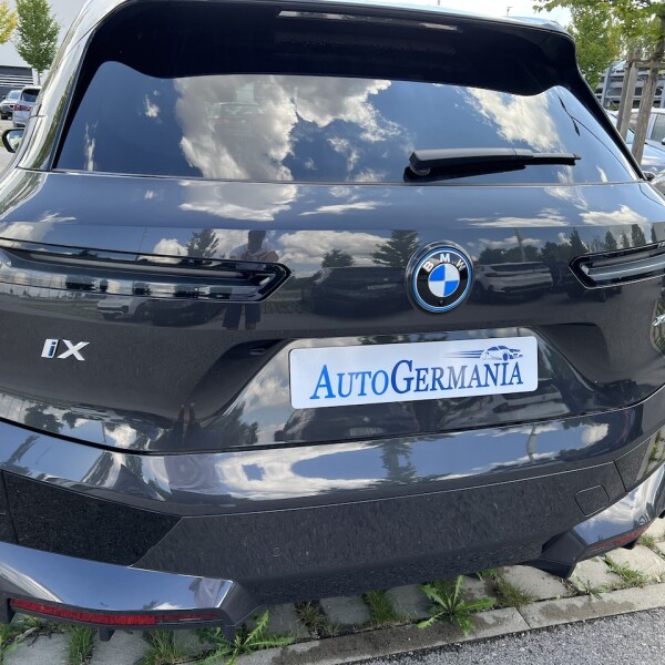 BMW iX из Германии (76570)