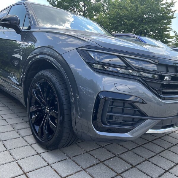 Volkswagen Touareg из Германии (76675)