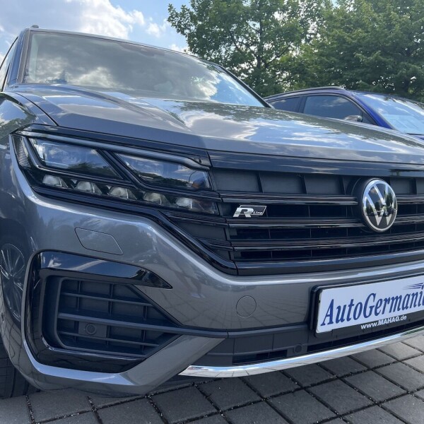 Volkswagen Touareg из Германии (76674)