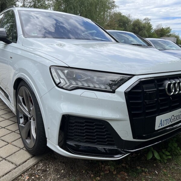 Audi Q7 из Германии (76696)