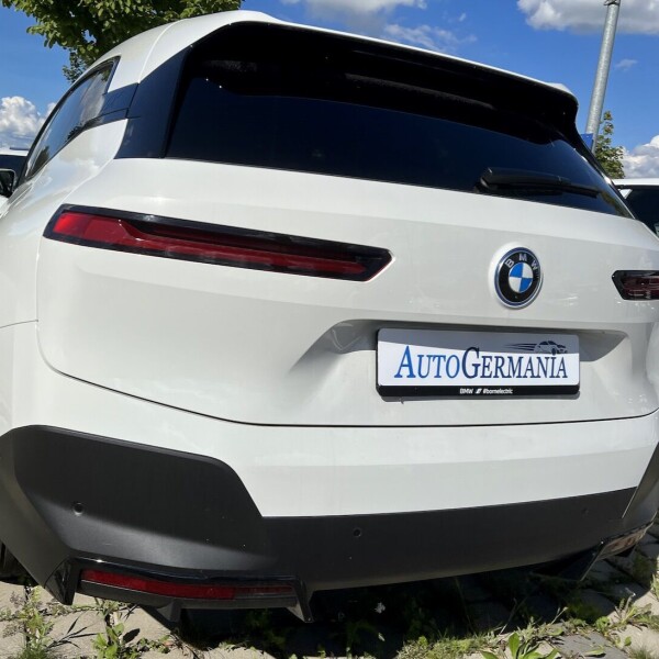 BMW iX из Германии (76769)