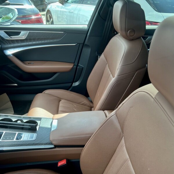 Audi A6  из Германии (76930)
