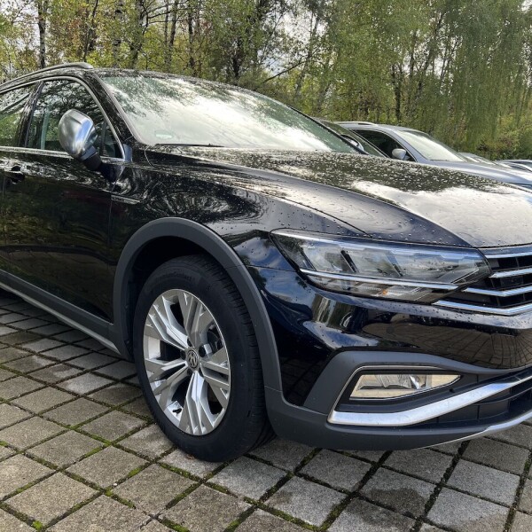 Volkswagen Alltrack из Германии (77017)