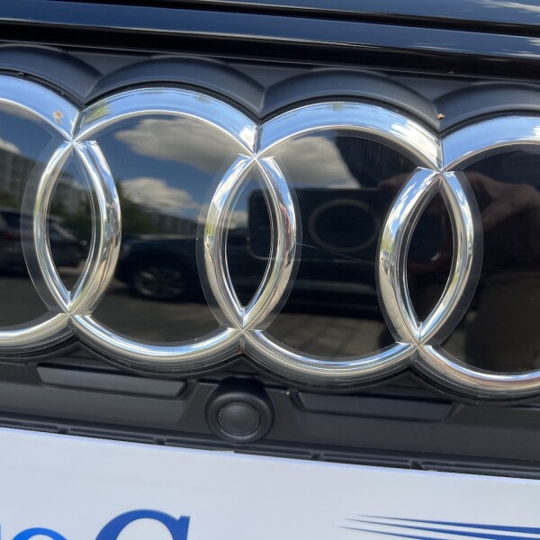 Audi Q4 из Германии (77115)