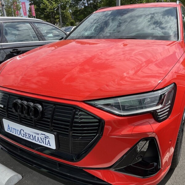 Audi e-tron из Германии (77397)