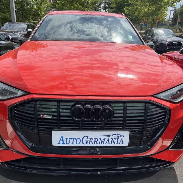 Audi e-tron из Германии (77396)