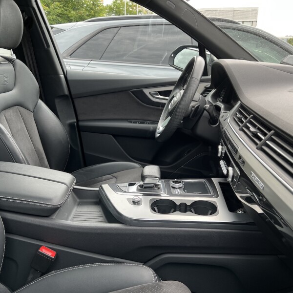 Audi Q7 из Германии (77574)