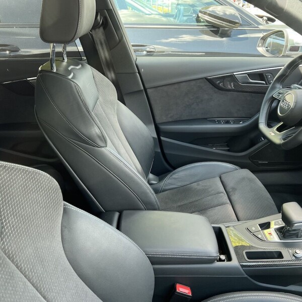 Audi S4 из Германии (77689)