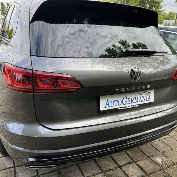 Volkswagen Touareg из Германии (77909)