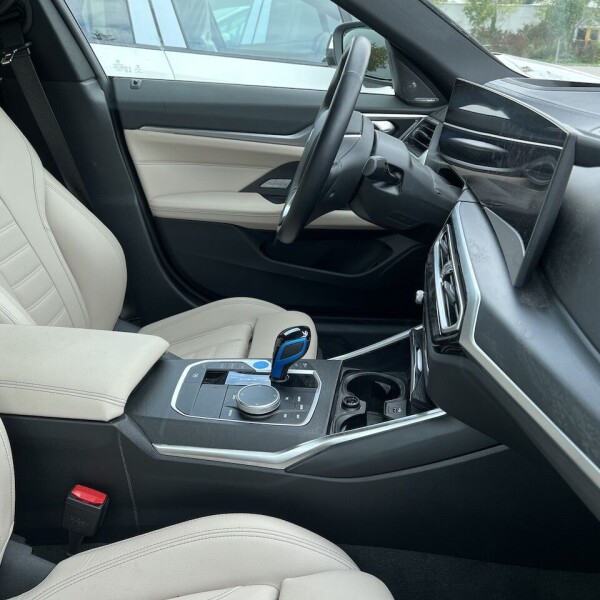 BMW i4 из Германии (78150)